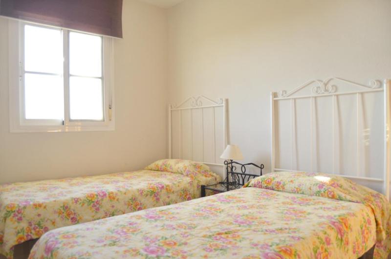 Terrasol Baviera Golf Apartment Caleta De Velez Luaran gambar